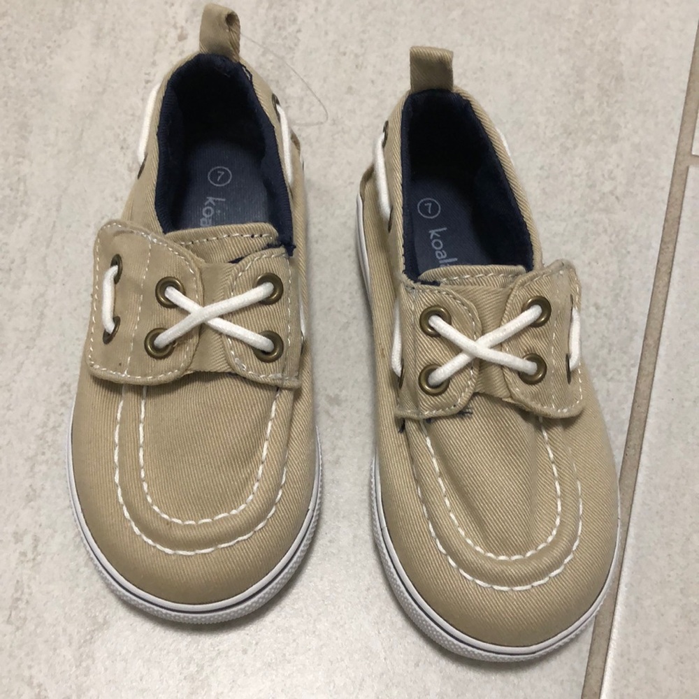Toddler boy size 7 boat shoes